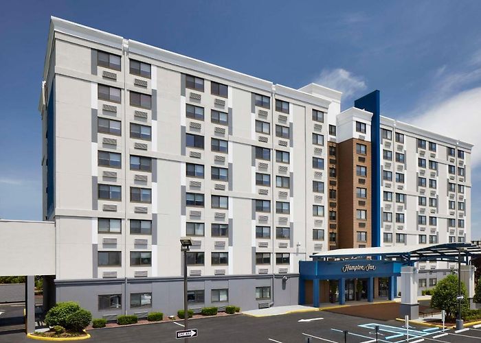 Holiday Inn Newark Airport - Convenient Stay with Free Shuttle Service